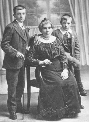 Kate Dadswell and sons Roderick and Septimus